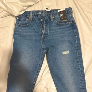 LEVI’S 501 Skinny Jeans Medium Wash 👖